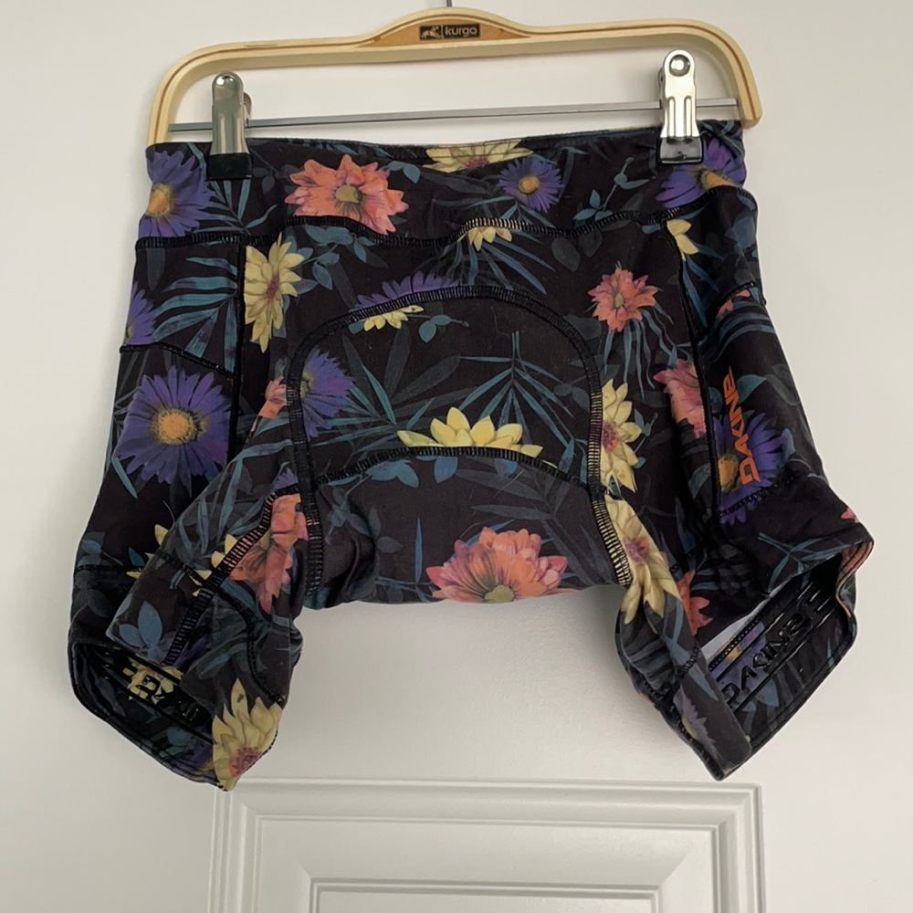 Dakine chamois - clean, always worn with underwear